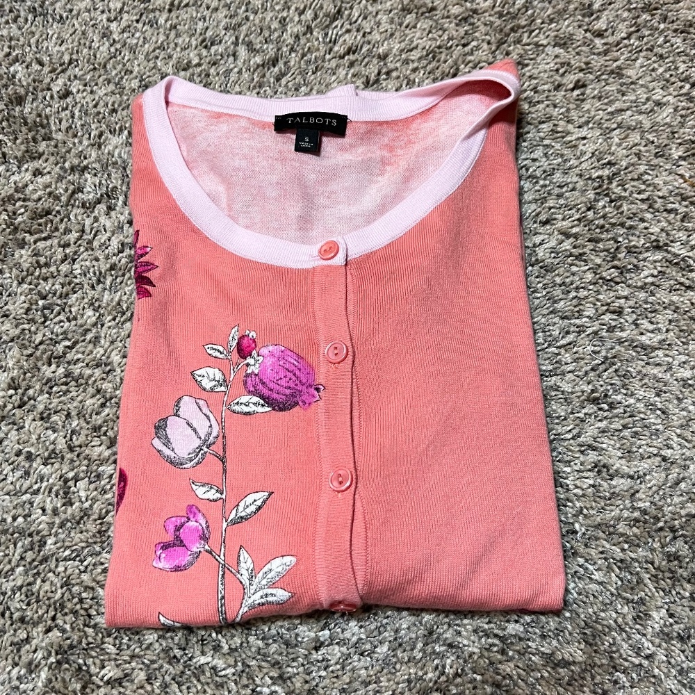 TALBOTS PEACH FLOWERED CARDIGAN SWEATER